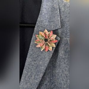 English Garden Lapel Pin